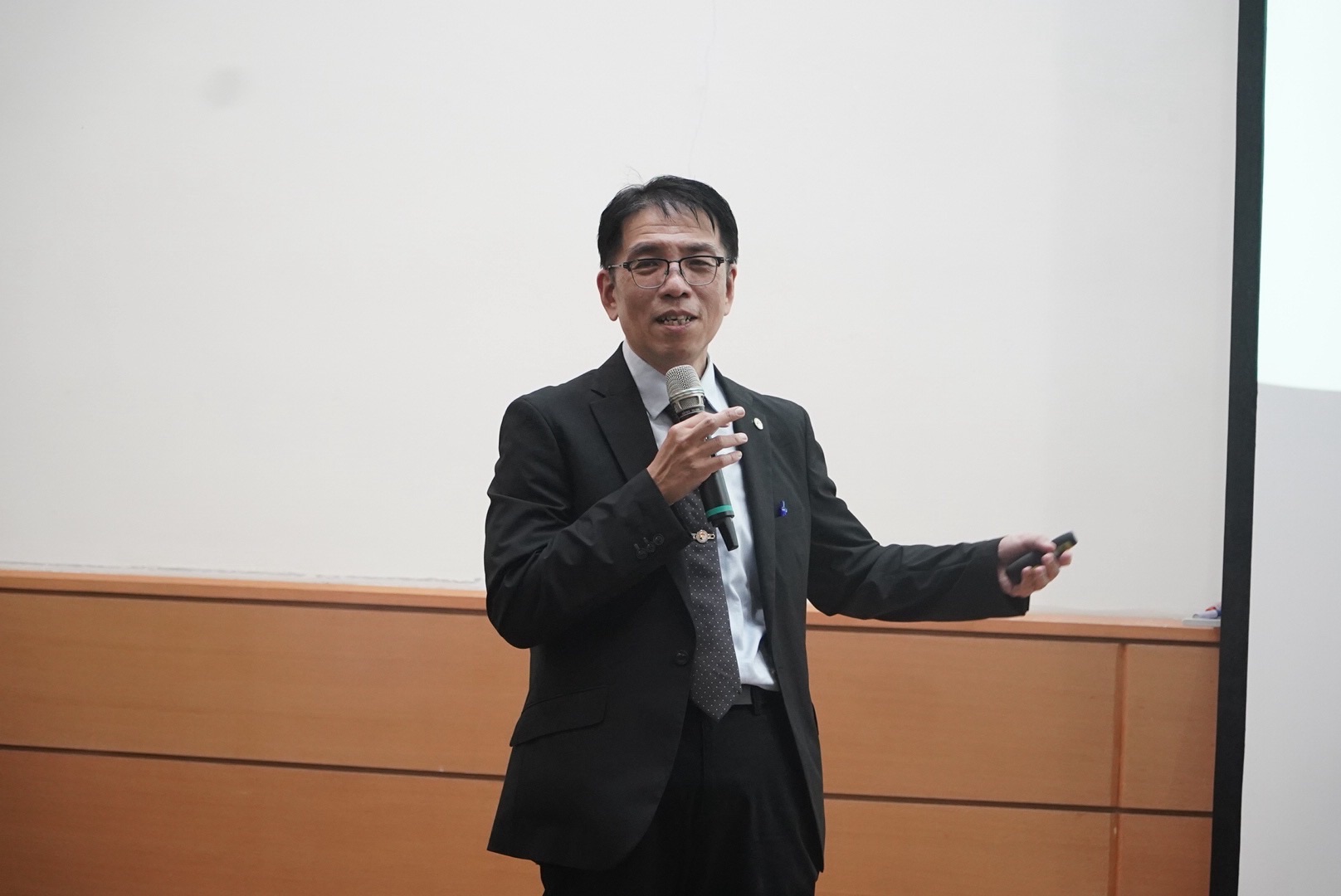 高大EMBA115學年度第一學期師生座談會01